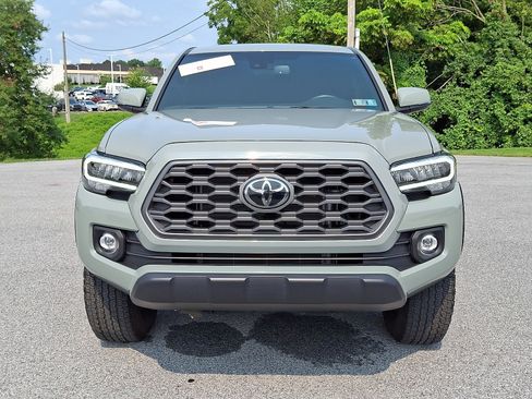 Certified 2023 Toyota Tacoma TRD Off-Road w/ Technology Package AWD/4WD image 2