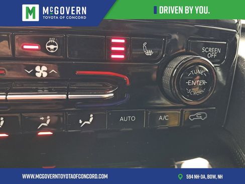 Used 2023 Jeep Grand Cherokee Limited w/ Black Appearance Package AWD/4WD image 38