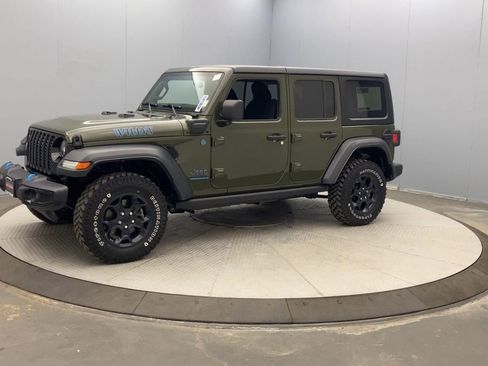 Used 2023 Jeep Wrangler Unlimited w/ Cold Weather Group AWD/4WD image 9