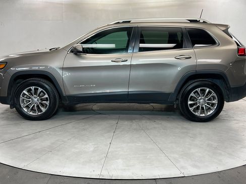 Used 2019 Jeep Cherokee Latitude Plus AWD/4WD image 2
