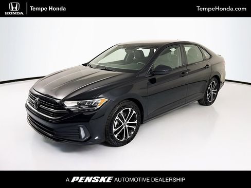 Used 2023 Volkswagen Jetta Sport image 1