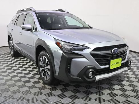 Used 2023 Subaru Outback Touring AWD/4WD image 8