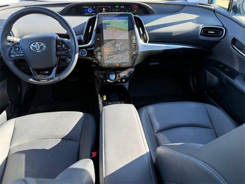 Used 2022 Toyota Prius L Eco image 12