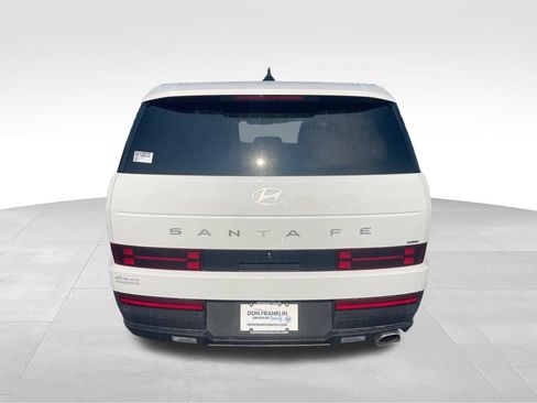 Used 2025 Hyundai Santa Fe SE AWD/4WD image 4