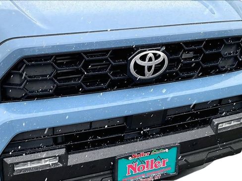 Used 2025 Toyota 4Runner TRD Off-Road image 25