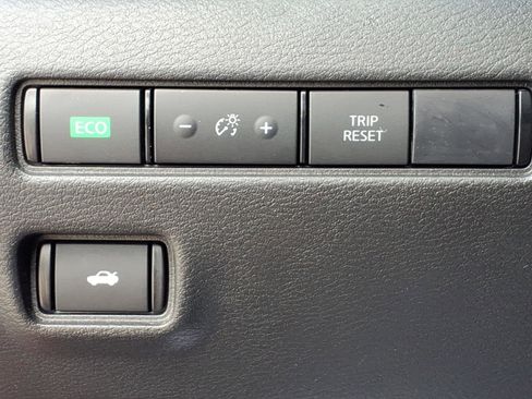 Certified 2024 Nissan Sentra SV image 29