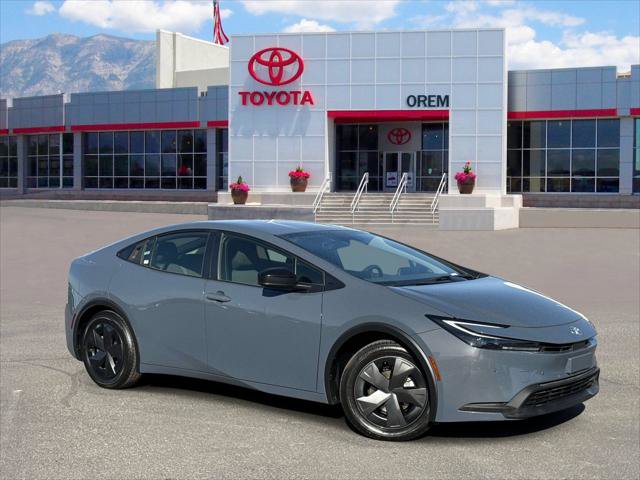 Certified 2025 Toyota Prius LE FWD image 1