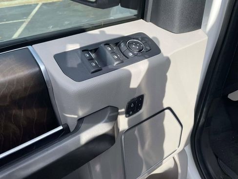 Used 2019 Ford F150 Limited image 26