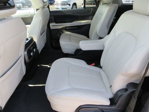 Used 2021 Ford Expedition Max Platinum image 17