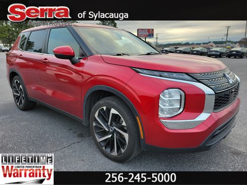 Used 2022 Mitsubishi Outlander ES image 1