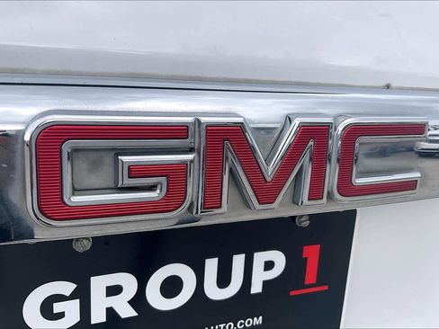 Used 2016 GMC Yukon XL Denali w/ Open Road Package image 31