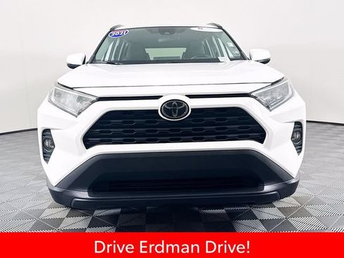 Used 2021 Toyota RAV4 XLE FWD image 2