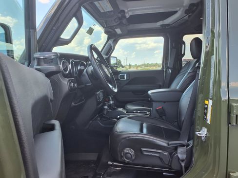Used 2021 Jeep Wrangler Unlimited Sahara AWD/4WD image 26