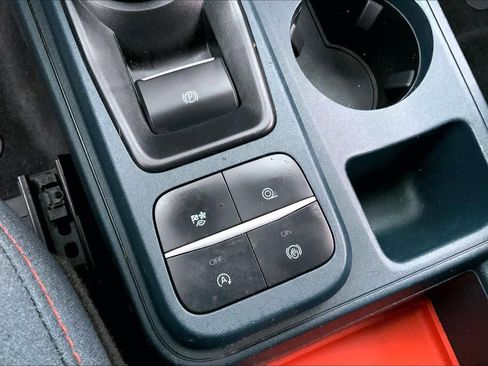 Used 2022 Ford Maverick XLT image 32