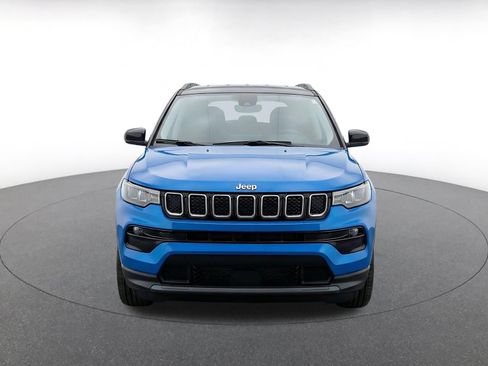 Used 2025 Jeep Compass Limited AWD/4WD image 6
