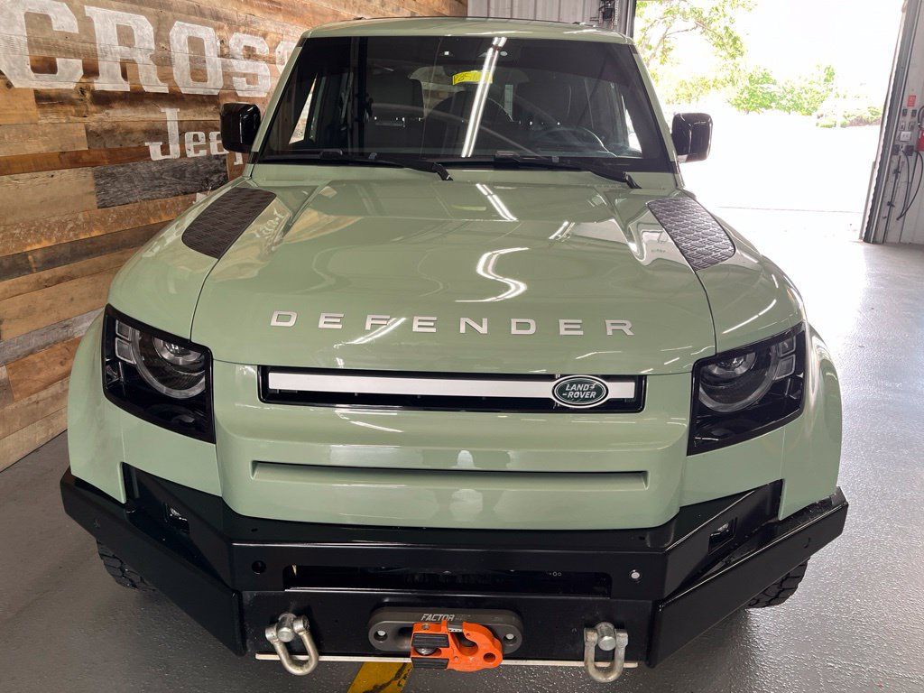 Used 2023 Land Rover Defender 110 75th Limited Edition AWD/4WD image 7