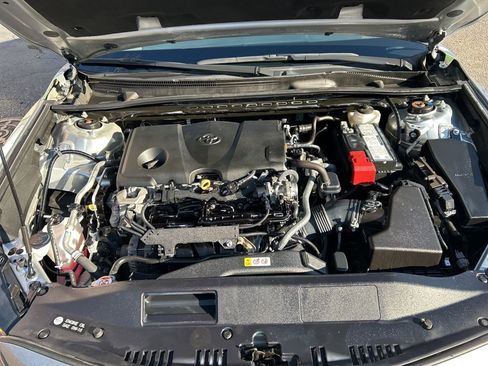 Used 2024 Toyota Camry SE image 8