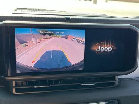 Used 2024 Jeep Wrangler Unlimited AWD/4WD image 18