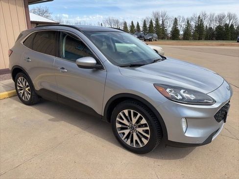Used 2022 Ford Escape Titanium w/ Class II Trailer Tow Package image 1