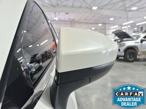Used 2023 Nissan Pathfinder SL FWD image 35