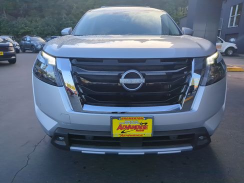 New 2025 Nissan Pathfinder Platinum w/ Cargo Package image 9