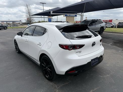Used 2021 MAZDA MAZDA3 Hatchback w/Premium Plus Pkg image 3