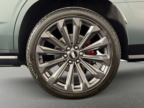 Used 2025 Cadillac Escalade V AWD/4WD image 11