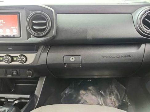 Used 2020 Toyota Tacoma SR image 38
