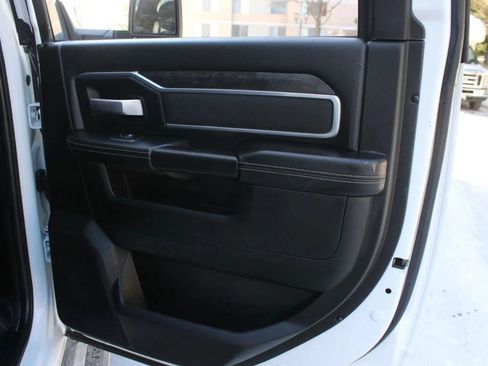 Used 2024 RAM 2500 Big Horn AWD/4WD image 21