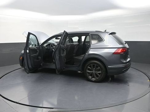 Used 2024 Volkswagen Tiguan SE AWD/4WD image 43