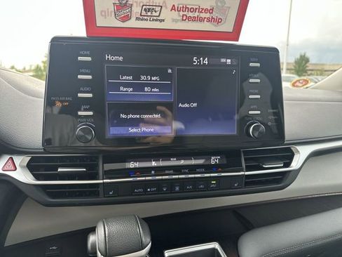 Used 2024 Toyota Sienna XLE image 14