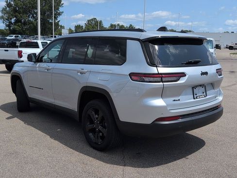 Used 2023 Jeep Grand Cherokee L Laredo AWD/4WD image 3