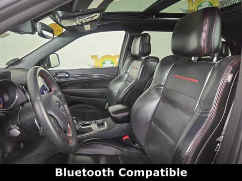 Used 2019 Jeep Grand Cherokee Trailhawk w/ Trailhawk Luxury Group AWD/4WD image 12