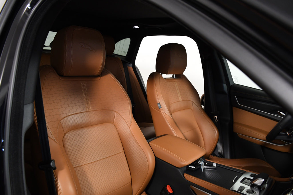 Used 2026 Jaguar F-PACE R-Dynamic S AWD/4WD image 18