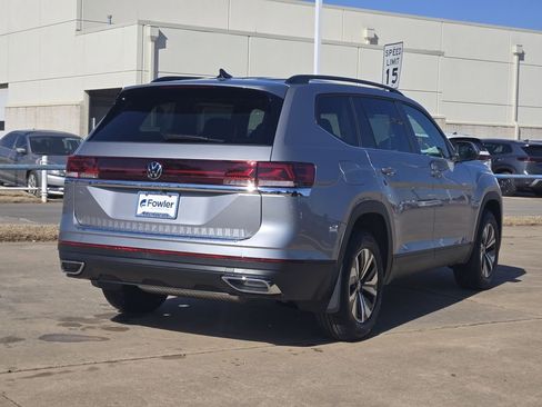 New 2026 Volkswagen Atlas SE FWD image 4