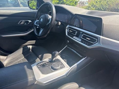 Used 2022 BMW 330i xDrive Sedan w/ M Sport Package AWD/4WD image 9