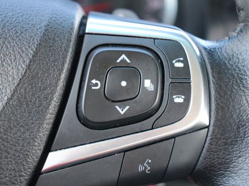 Used 2015 Toyota Camry SE image 25