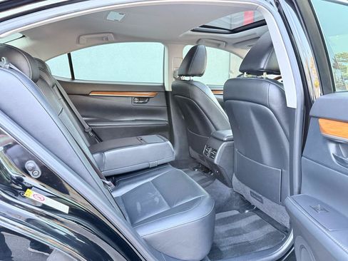 Used 2013 Lexus ES 300h w/ Luxury Pkg FWD image 15