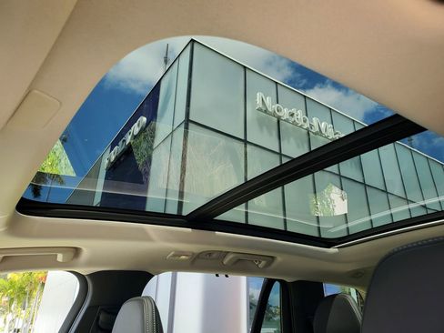 New 2026 Volvo XC90 B5 Ultra w/ Protection Package Premier AWD/4WD image 5