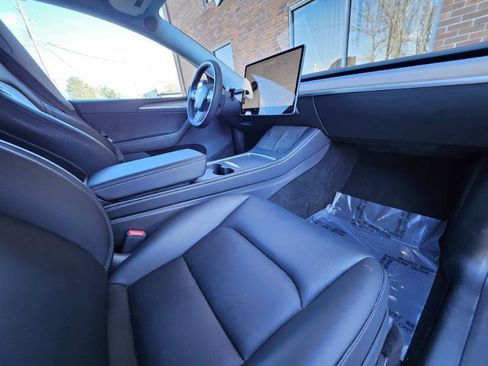 Used 2023 Tesla Model Y Long Range image 54