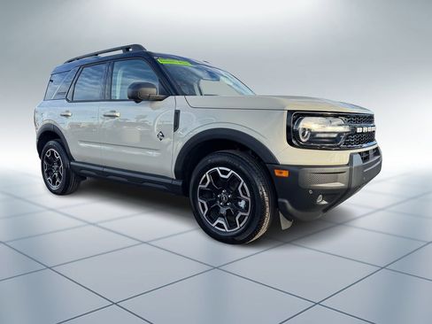 New 2025 Ford Bronco Sport Outer Banks w/ Outer Banks Tech Package+ AWD/4WD image 2