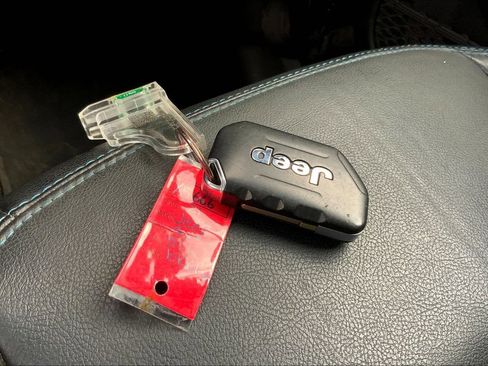 Used 2021 Jeep Wrangler Unlimited Rubicon 4xe w/ Dual Top Group image 13