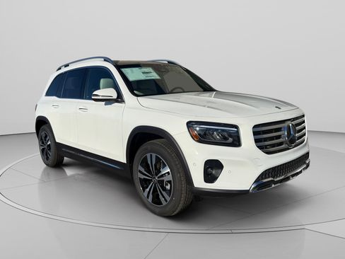 New 2026 Mercedes-Benz GLB 250 4MATIC image 7