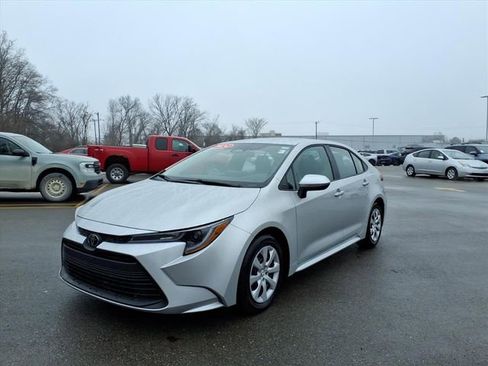 Certified 2024 Toyota Corolla LE image 3