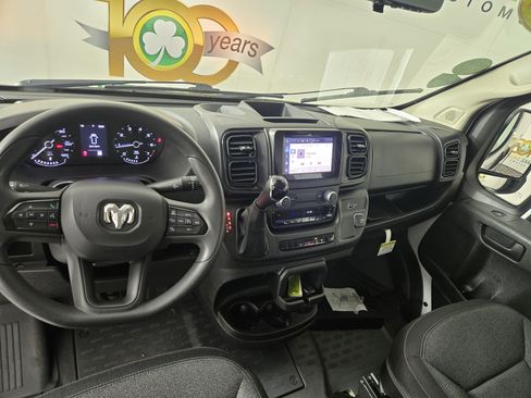 Used 2025 RAM ProMaster 2500 w/ Safety Group FWD image 11