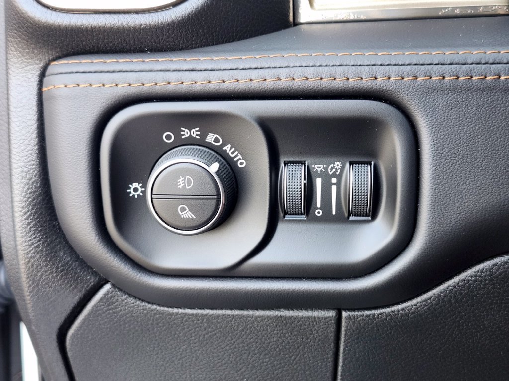 Used 2024 RAM 2500 Limited AWD/4WD image 23