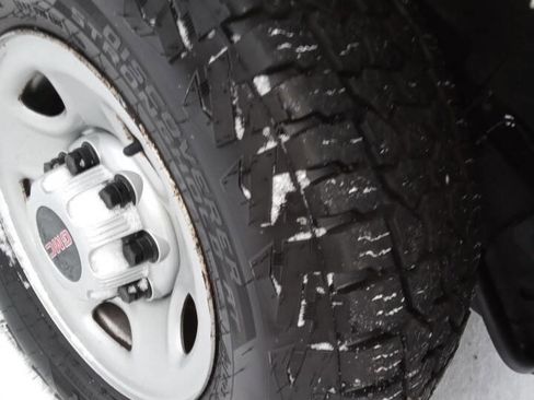 Used 2017 GMC Savana 2500 image 19