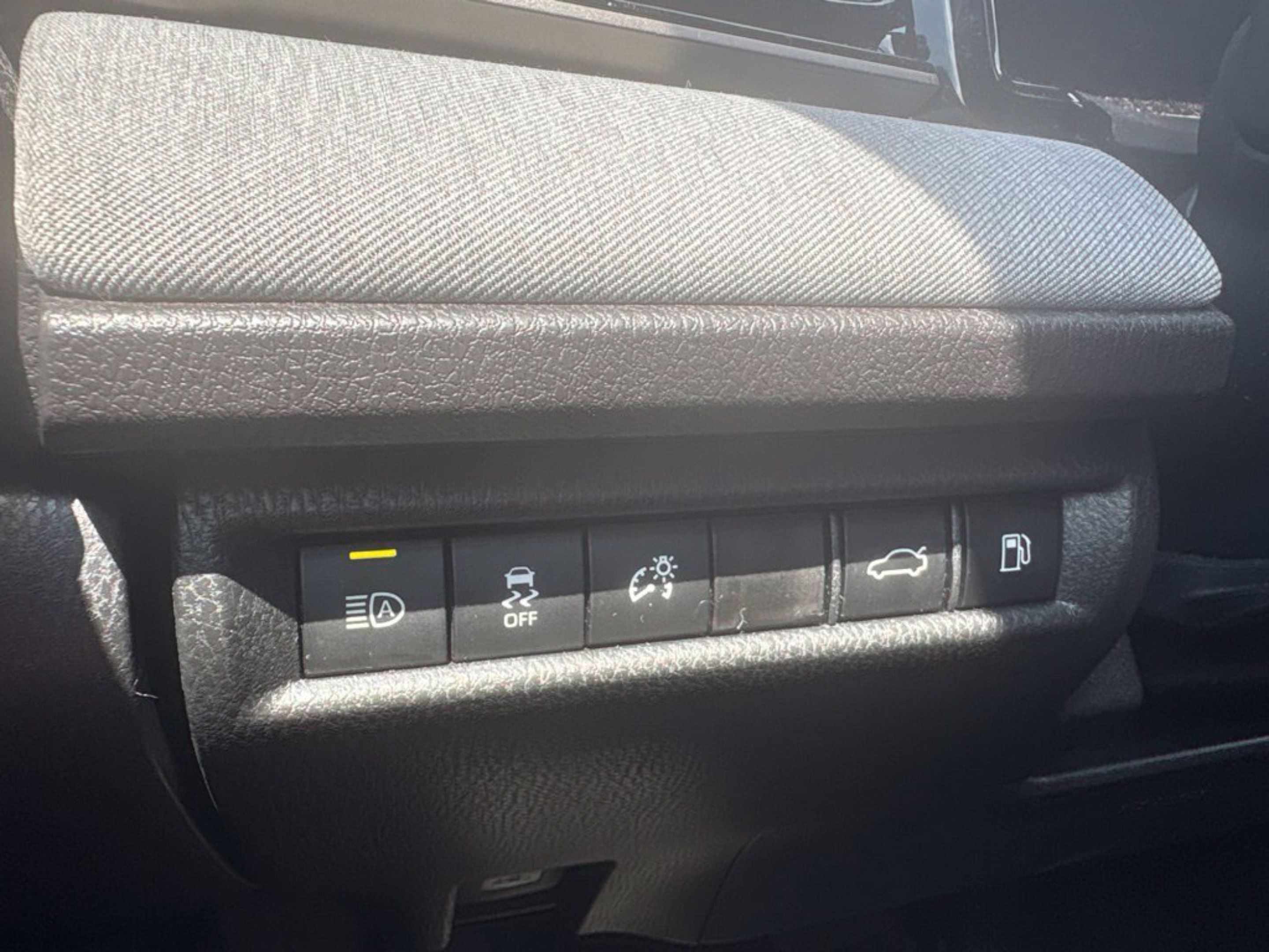 Used 2025 Toyota Camry LE FWD image 18