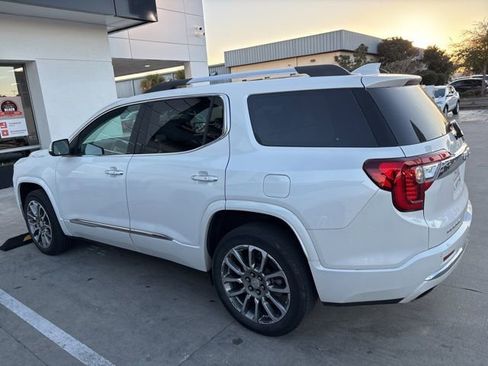 Used 2022 GMC Acadia Denali w/ Denali Technology Package image 8