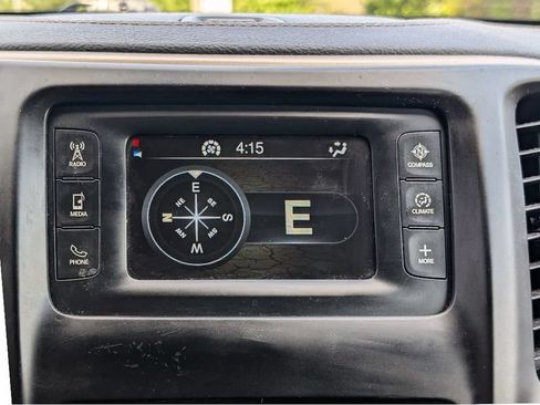 Used 2017 Jeep Cherokee Latitude w/ Cold Weather Group AWD/4WD image 25